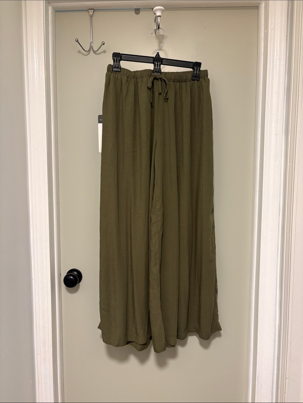 NWT Emerson Lang wide leg pants. Size M